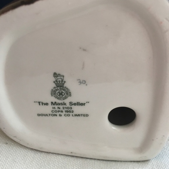 The Mask Seller, Royal Doulton - Picture 5 of 5